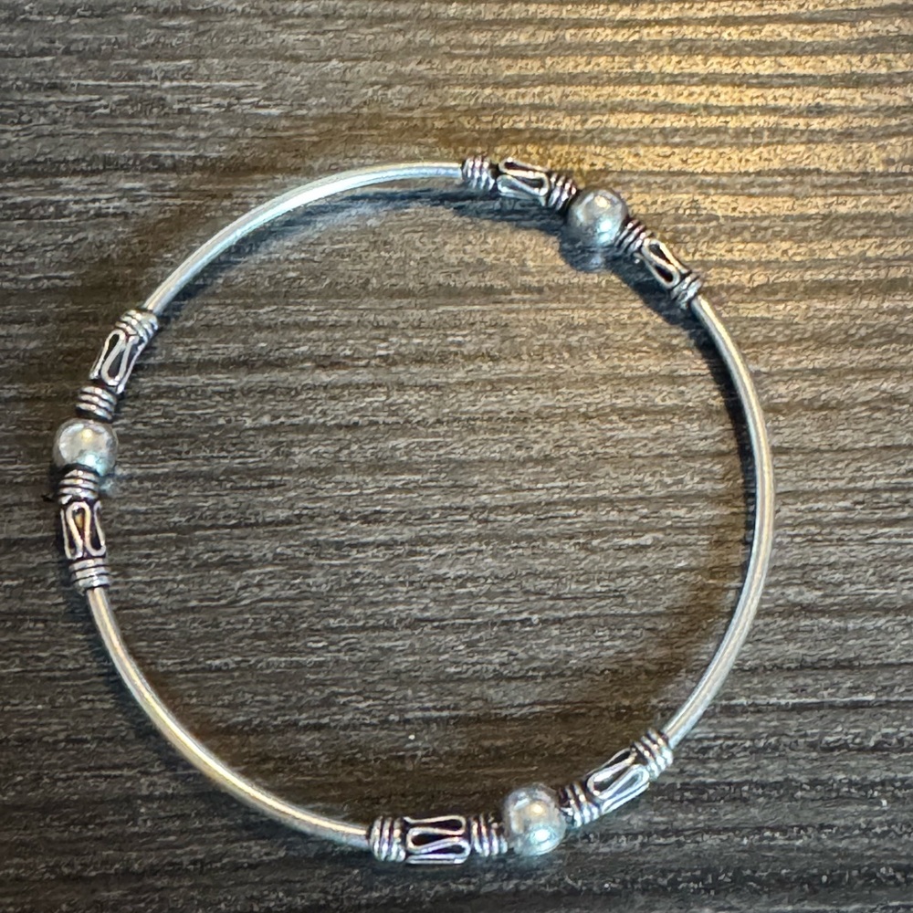 Sterling silver bangle